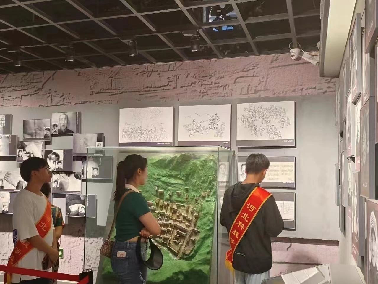 best365体育官网登录入口经济管理学院学院开展“寻访红色基地，感受峥嵘岁月”主题三下乡活动