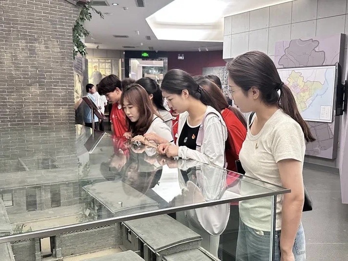 best365体育官网登录入口教育学院开展“走进红色基地，传承革命精神”主题三下乡活动