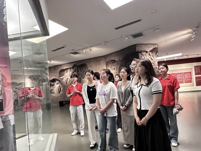 best365体育官网登录入口教育学院开展“走进红色基地，传承革命精神”主题三下乡活动