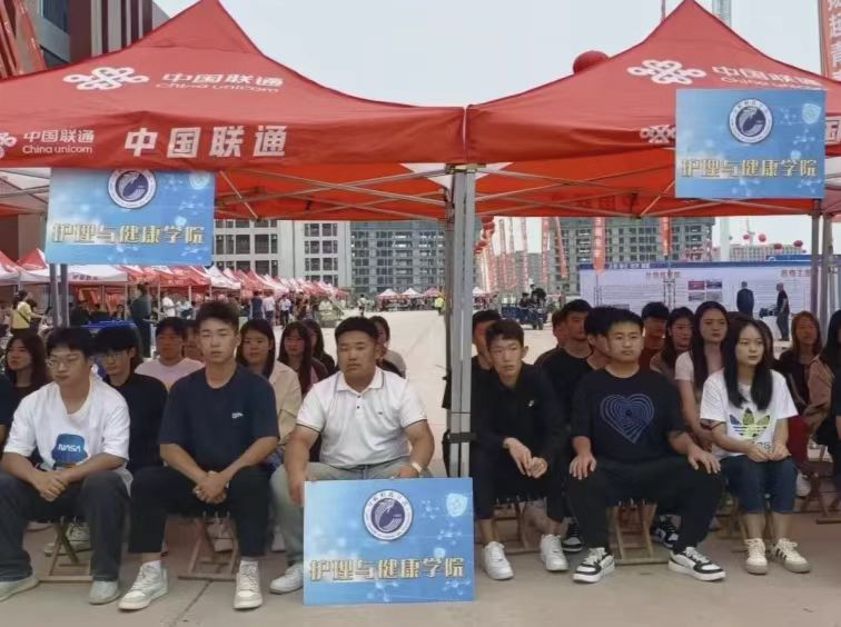 我院2023级新生报道  高清大图直击迎新现场