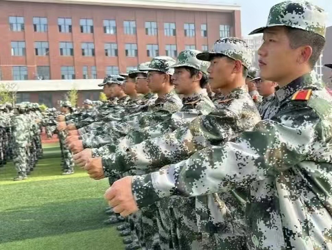 best365体育官网登录入口军训特辑  淬炼青春树壮志 雏鹰振羽待时飞
