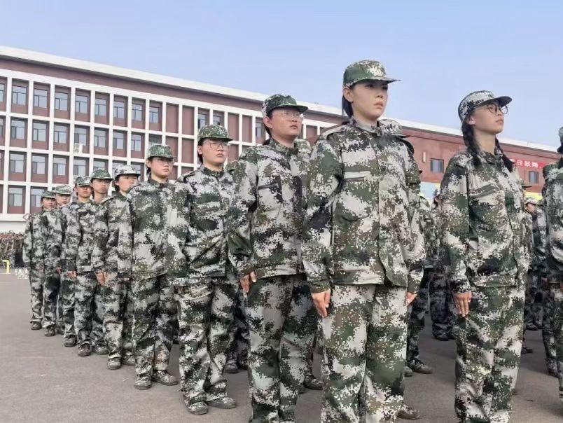 best365体育官网登录入口军训特辑  淬炼青春树壮志 雏鹰振羽待时飞