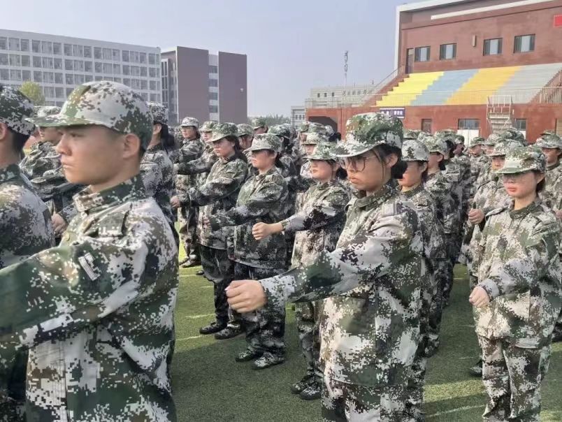 best365体育官网登录入口军训特辑  淬炼青春树壮志 雏鹰振羽待时飞