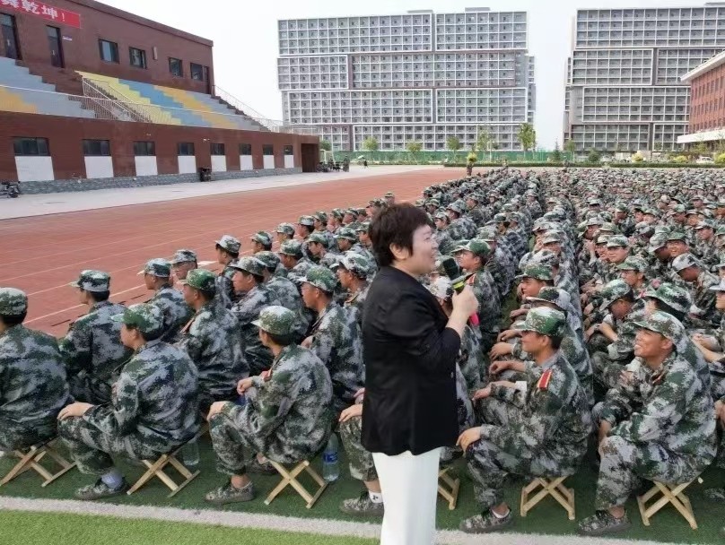 best365体育官网登录入口开展大学生心理健康讲座