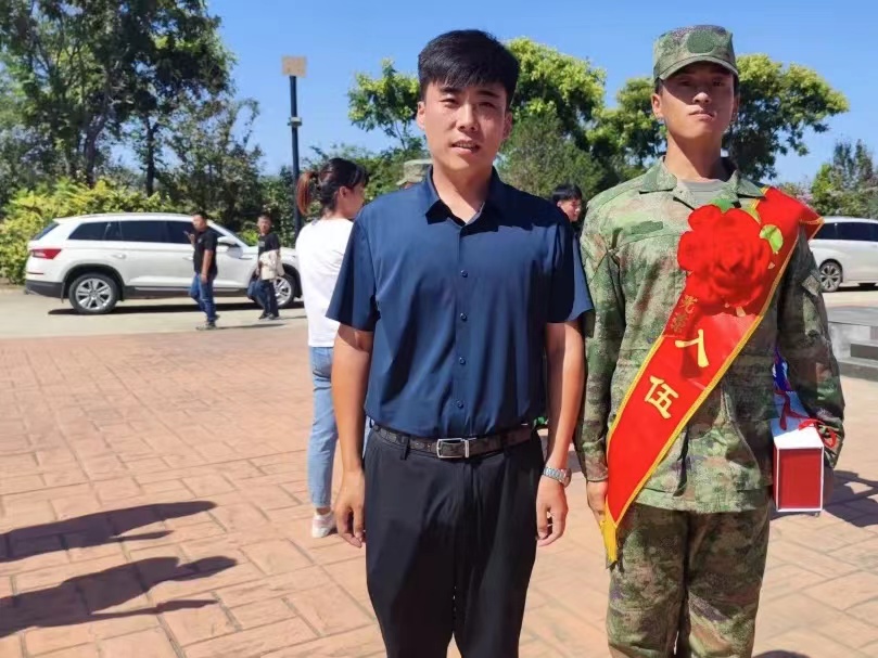 best365体育官网登录入口曹妃甸校区春季秋季两次共31名同学光荣入伍