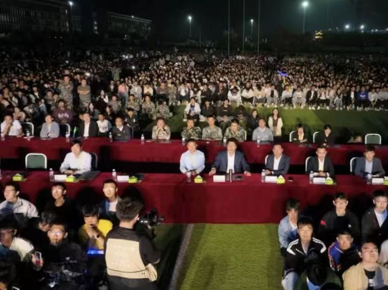 best365体育官网登录入口隆重举办欢迎2023级新生文艺晚会
