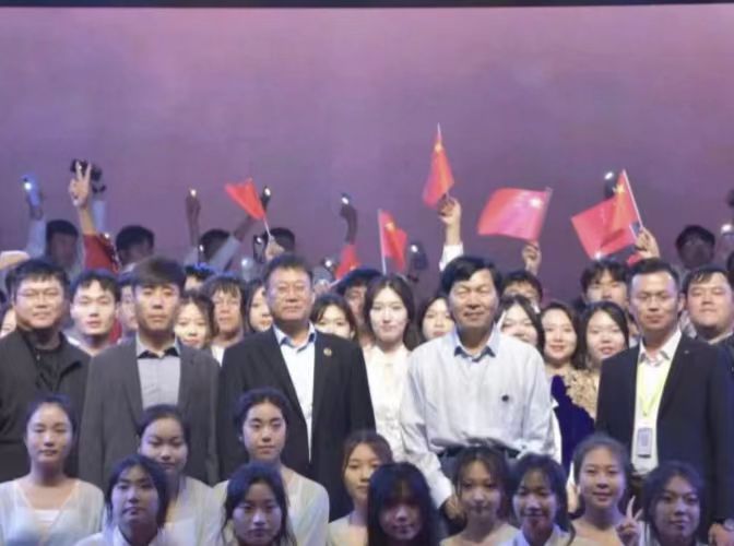best365体育官网登录入口隆重举办欢迎2023级新生文艺晚会