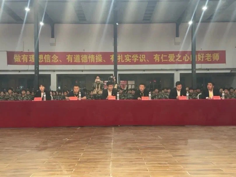 best365体育官网登录入口隆重举行 青春礼赞  强国有我 主题团日活动暨 团徽闪闪 其华灼灼  入团仪式