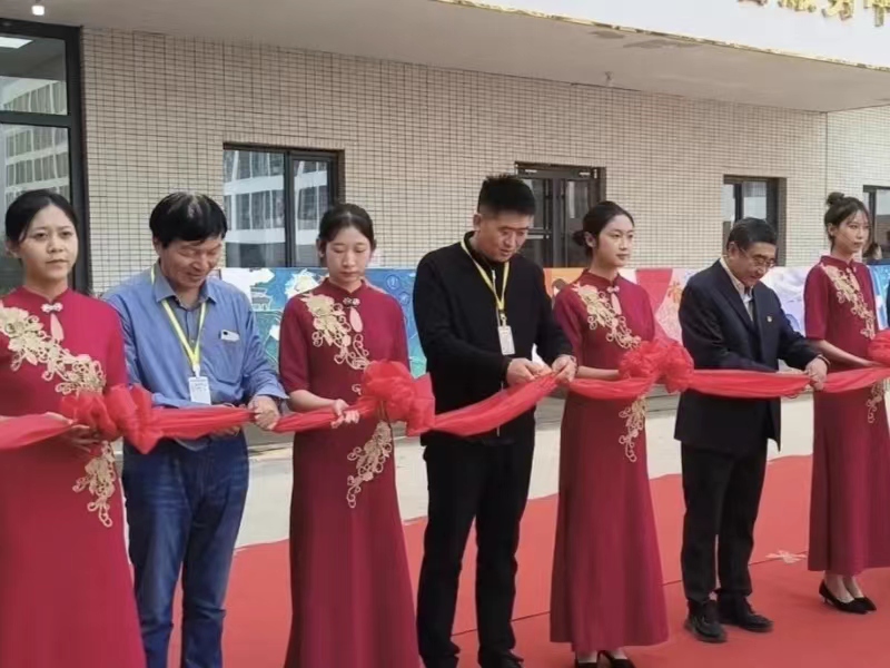 best365体育官网登录入口隆重举行“一站式”学生社区第二综合服务中心揭牌仪式