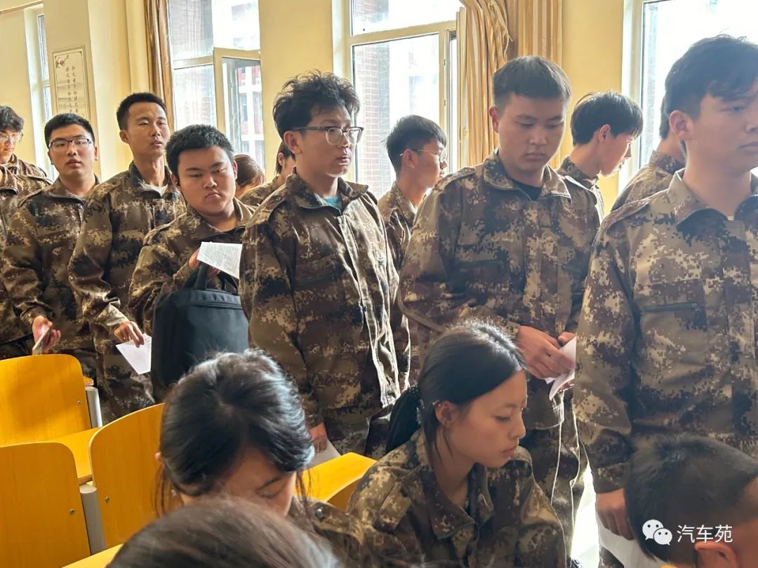 best365体育官网登录入口  汽车工程学院  续红色血脉 传红色文化