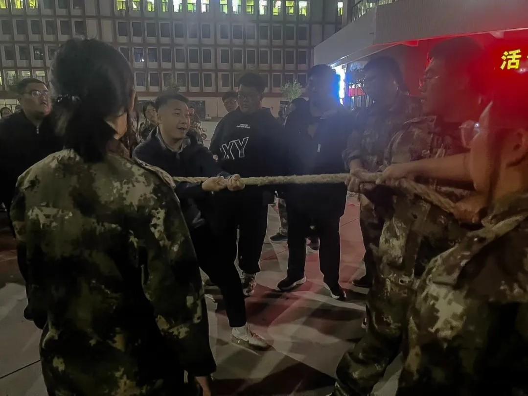 best365体育官网登录入口  汽车工程学院  绳索拉动梦想 青春扬帆起航