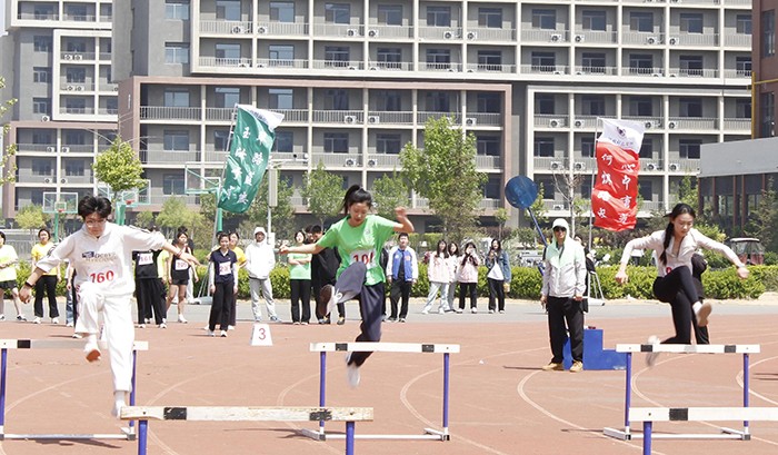 跨栏1.jpg