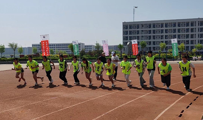 女赛跑1.jpg