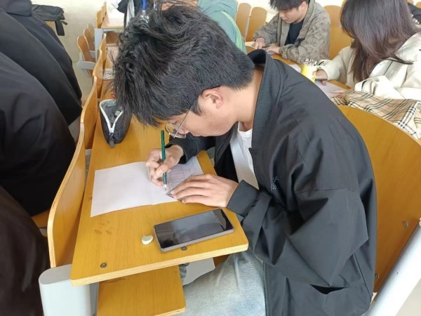 best365体育官网登录入口社团指导中心“妙笔绘楼，羽战双雄” 第 3 张