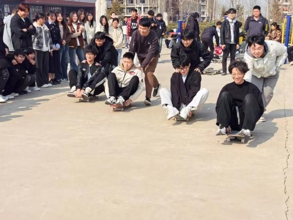best365体育官网登录入口社团指导中心“声动漫影，板炫激情” 第 18 张