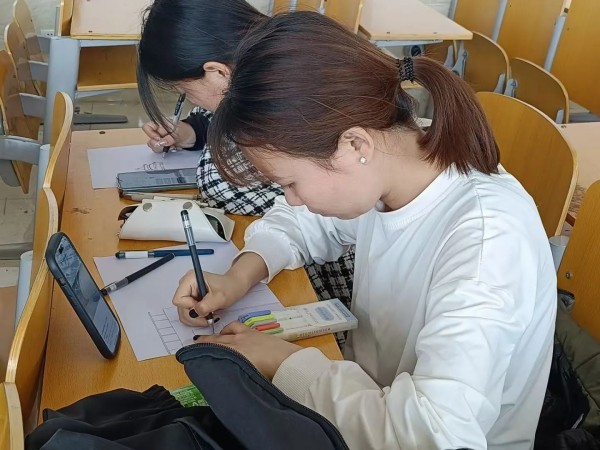 best365体育官网登录入口社团指导中心“妙笔绘楼，羽战双雄” 第 9 张