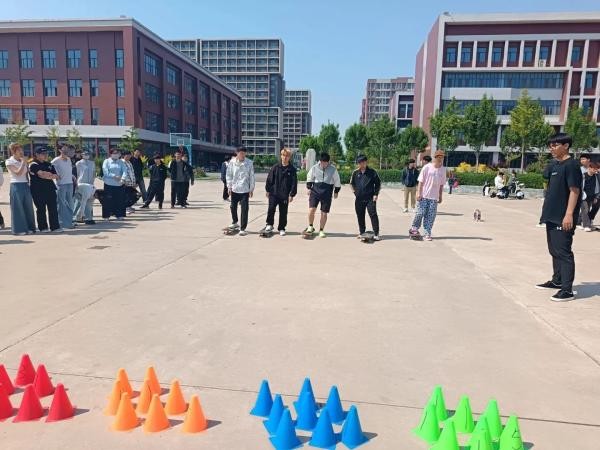best365体育官网登录入口社团指导中心【夏燃轮火 笔拓无界】 第 6 张
