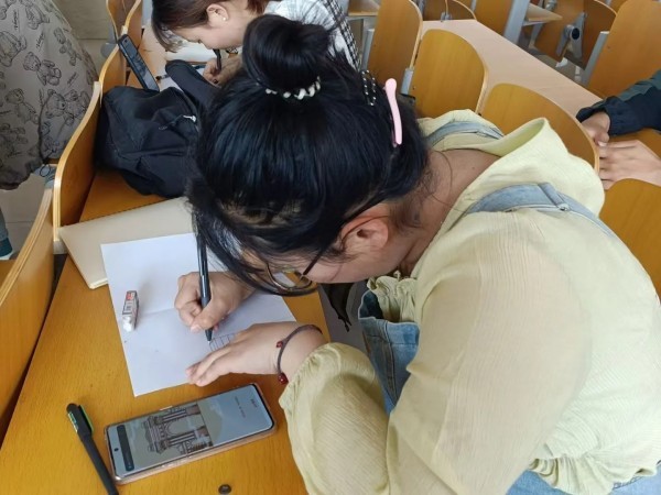 best365体育官网登录入口社团指导中心“妙笔绘楼，羽战双雄” 第 7 张