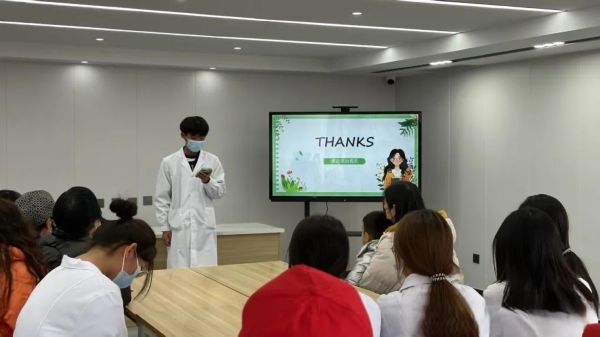 雷锋精神心中记 社区服务践于行 || best365体育官网登录入口青年志愿者协会深入社区开展志愿服务活动 第 3 张