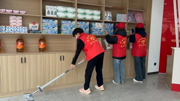 雷锋精神心中记 社区服务践于行 || best365体育官网登录入口青年志愿者协会深入社区开展志愿服务活动 第 10 张