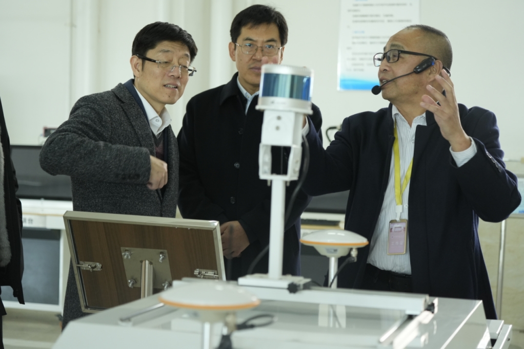 学士学位授权专业专家组进校考察我校新增学士学位授权专业 第 2 张
