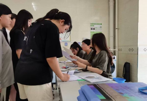 国家奖学金获得者专访：栗芳凝—用奋斗书写青春华章，用责任担当未来希望 第 2 张